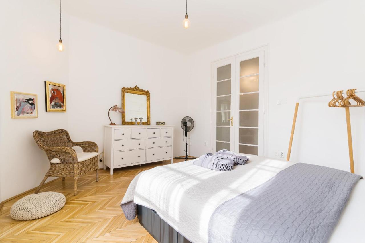 Klauzal Apartment W/3 Bedrooms, French Balcony Budapest Exterior photo