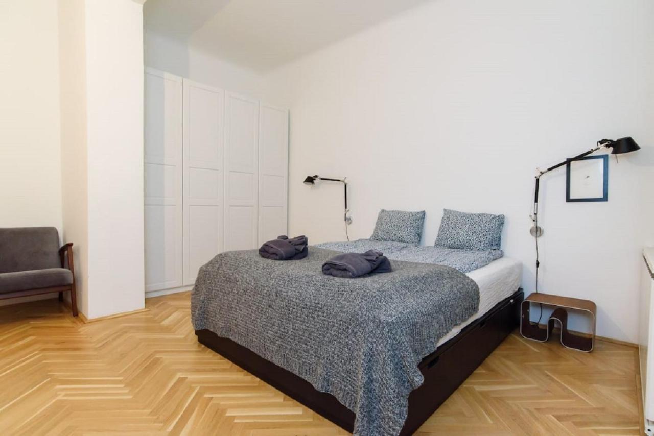 Klauzal Apartment W/3 Bedrooms, French Balcony Budapest Exterior photo