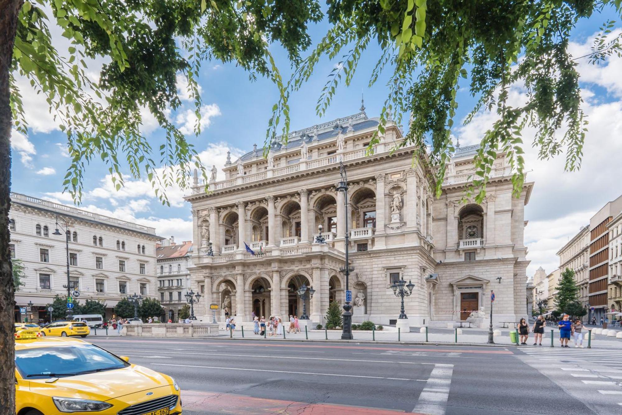 Klauzal Apartment W/3 Bedrooms, French Balcony Budapest Exterior photo