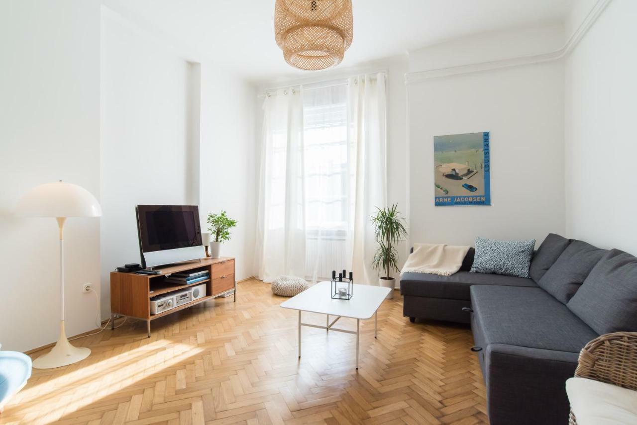 Klauzal Apartment W/3 Bedrooms, French Balcony Budapest Exterior photo