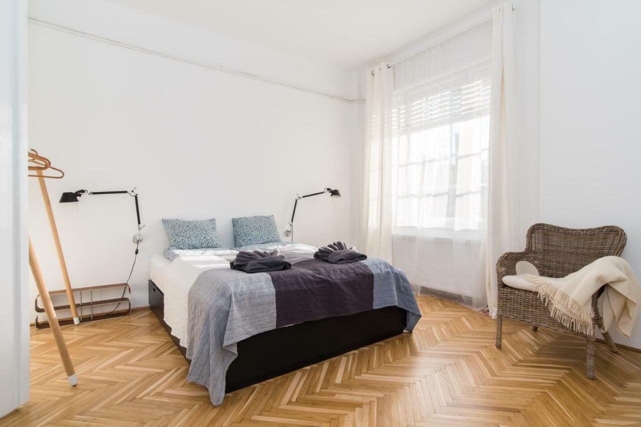 Klauzal Apartment W/3 Bedrooms, French Balcony Budapest Exterior photo